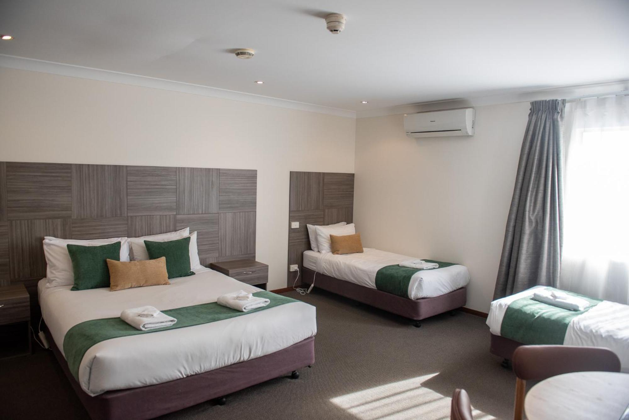 Victoria Hotel סטרת'לבין מראה חיצוני תמונה